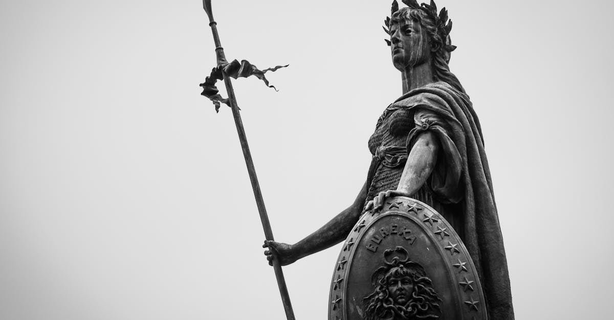 实名微信号批发：短信营销与电视广告的协同作用